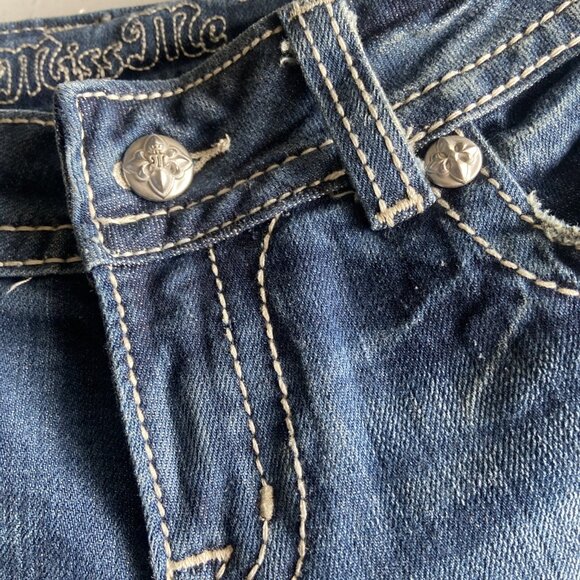 Miss Me Cuffed Capri Women’s Distressed Blue Jeans Size 28 Daisy - Picture 5 of 8